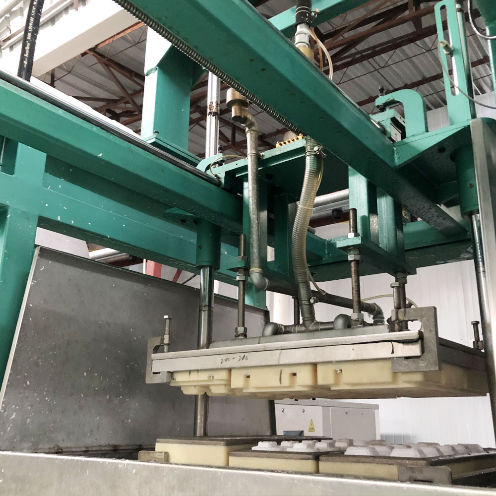 Single-cylinder big boardmake-up machine