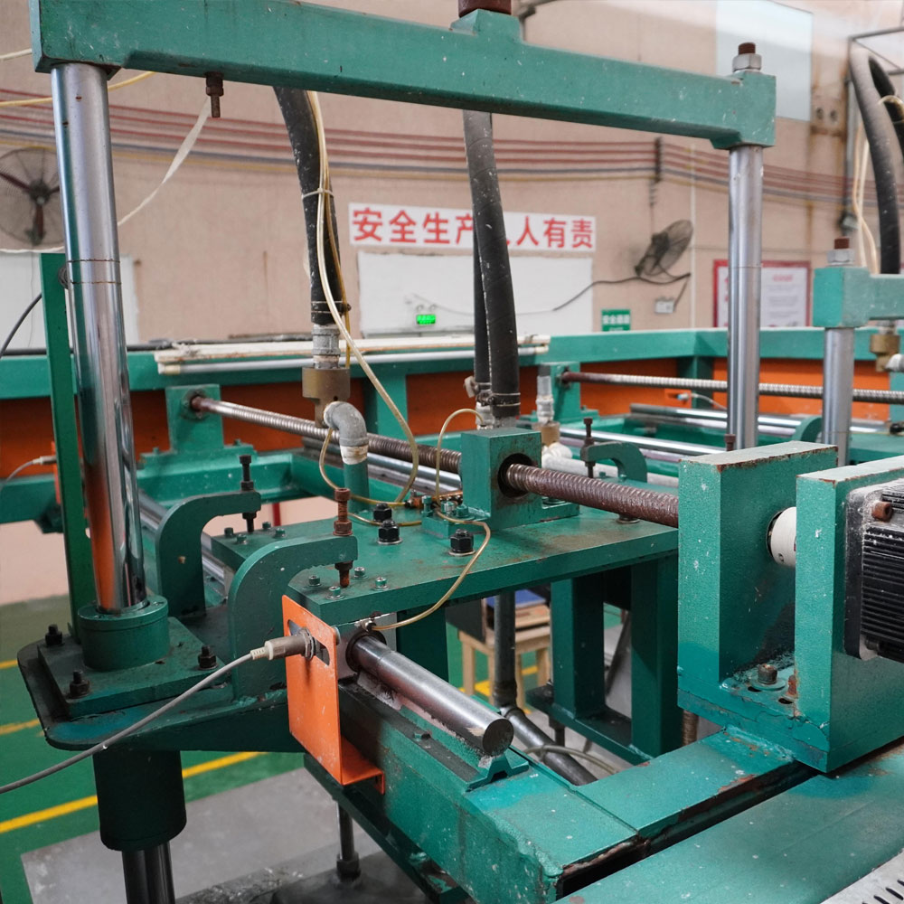 Double-cylinder big boardmake-up machine