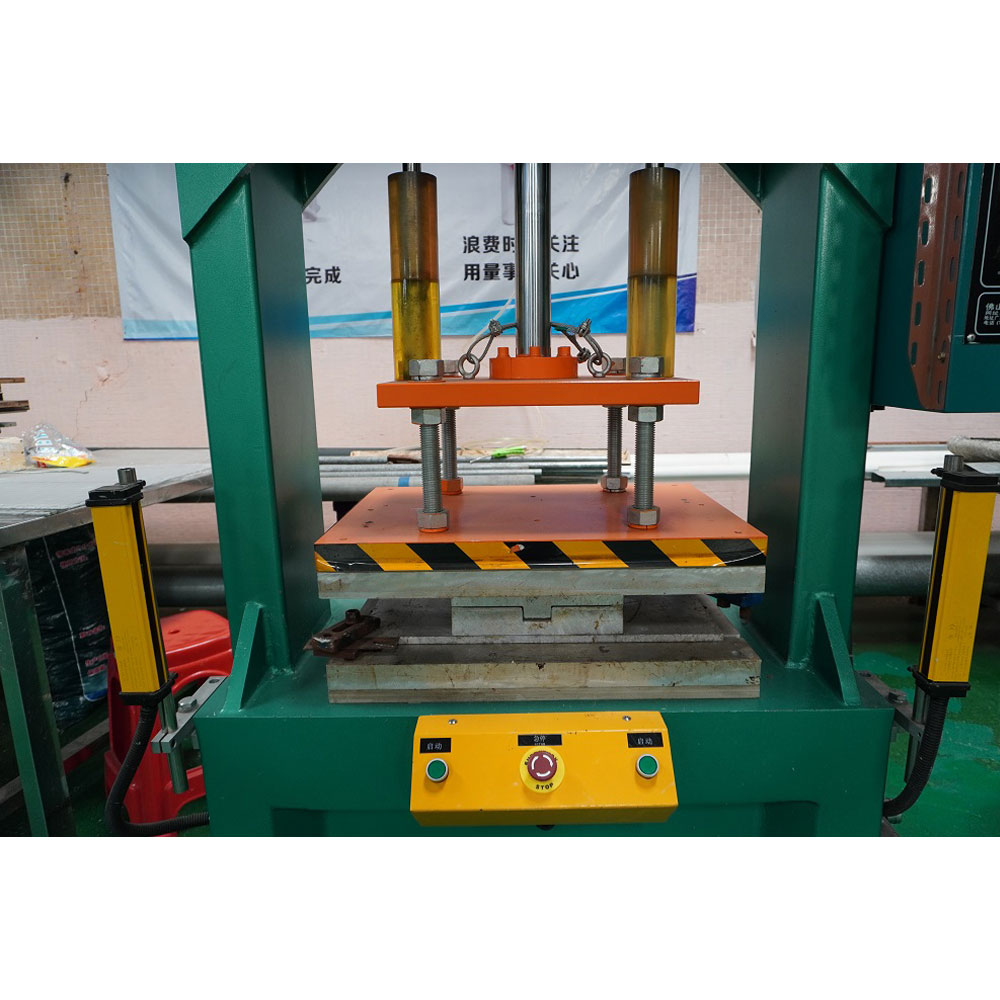 Gantry type pneumatic hot press