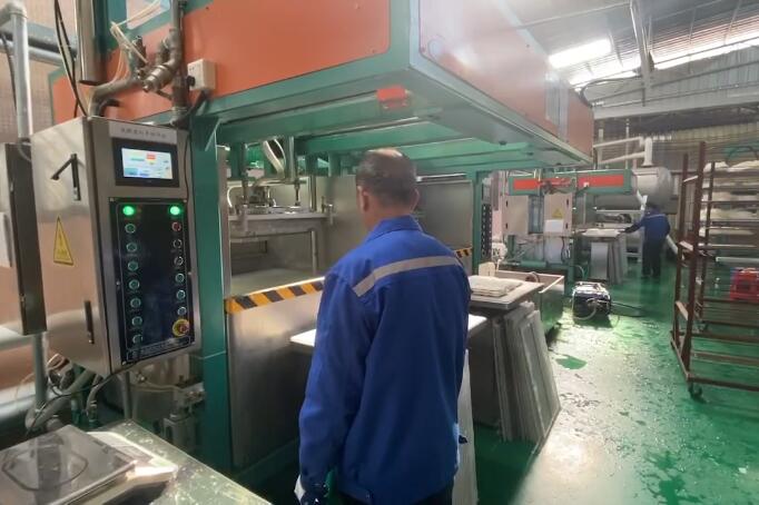 Molding machine operation