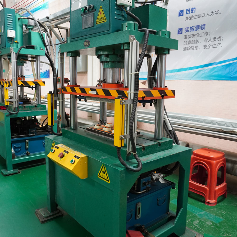 Four-column hydraulic trimming machine